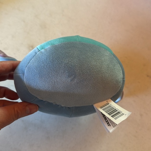 Squishmallows Disney 8” Stitch w/ Sushi - Picture 9 of 9